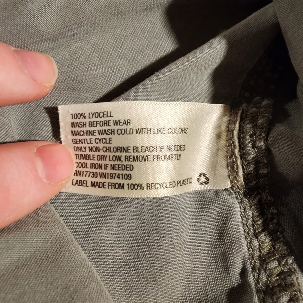 Universal Threads Button-up - Picture 4 of 4